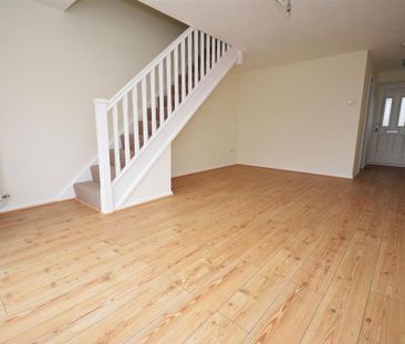 2 bedroom end of terrace house to rent - Photo 1