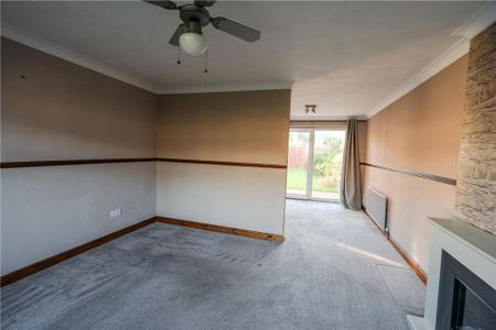 3 bedroom semi-detached house to rent - Photo 3