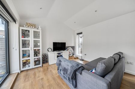 Abbotts Road, Mitcham, CR4 - Photo 2