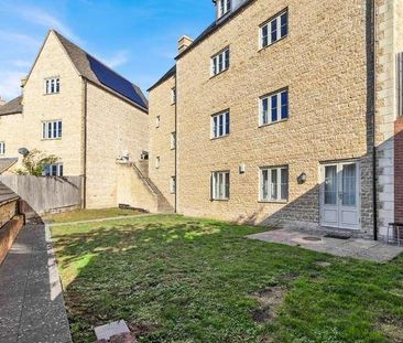 Middle Mead, Cirencester, Gloucestershire, GL7 - Photo 5