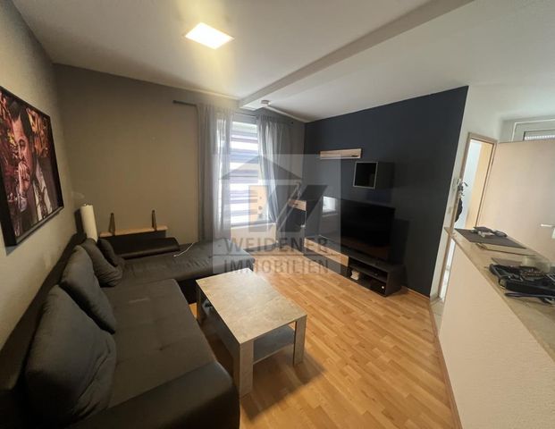 Für Junggebliebene: Tolle 2-Zimmer Wohnung mit Balkon im ruhigen Hinterhaus! - Photo 1