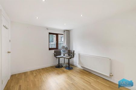 5 bedroom end of terrace house to rent - Photo 2