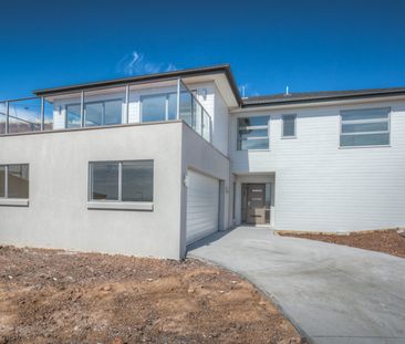 Spacious Home with a View! - Photo 6