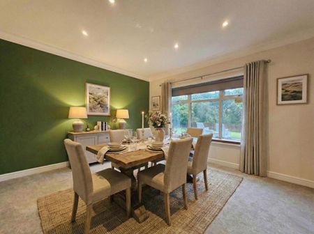 4 bedroom detached house to rent - Photo 5