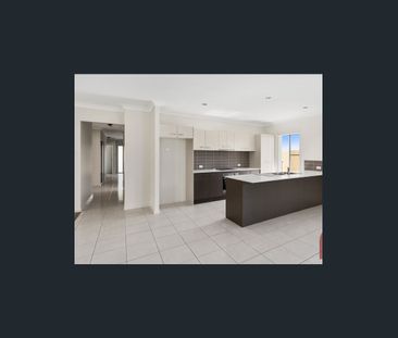 Family Home In Quiet Street - Photo 4