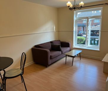 1 Bed Flat, Frensham Court, NW4 - Photo 2