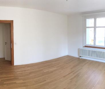 Grosszügige Wohnung mit Balkon am Altstadtrand - Photo 2