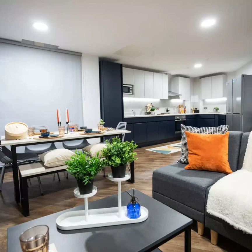 7 Bed En-suite - Photo 1