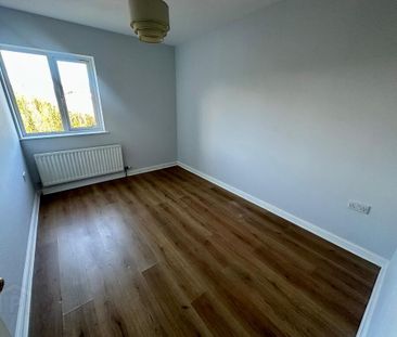 5 Glenmount Courtyard, Newtownabbey, BT36 7QG - Photo 3