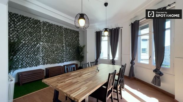 barcelona, Catalonia 08006 - Photo 1