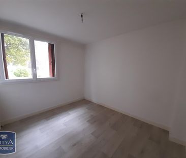Location Appartement 4 pièces 65m² ST CYR SUR LOIRE 37540 - Photo 2