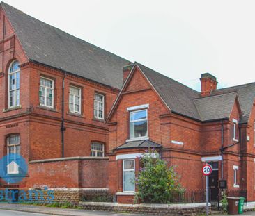 4 bed Flat for Rent - Photo 6