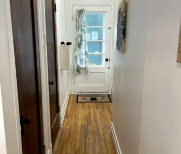 Très beau logement dans le Bourg-Joli au premier plancher - Photo 4
