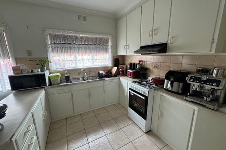 3 BEDROOM HOME!! - Photo 3