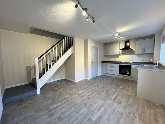 3 bedroom link detached house to rent - Photo 1