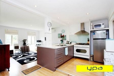 3 Bedroom Home in Great Location! - Photo 4