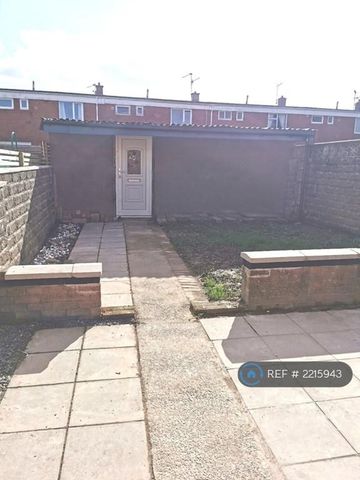 3 bedroom terraced house to rent - Photo 4