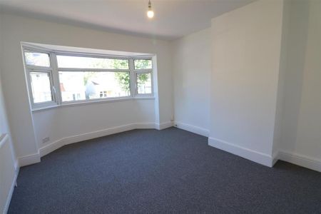 3 bedroom detached house to rent - Photo 4