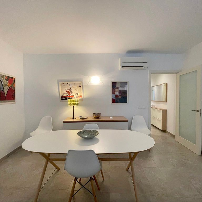 Apartamento amueblado con dos dormitorios, patio, Plaza del Cuadrado Palma - Photo 1