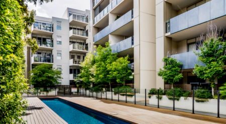 2 Bedroom 2 Bathrooms - Photo 3