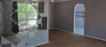 4 Bedroom two way bathroom ( Teenager or Grandparents with ensuite ) - Photo 3