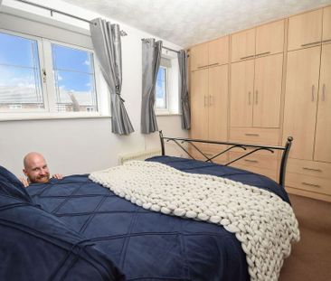 2 bedroom semi-detached house to rent - Photo 3