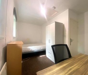 5 bedroom house to rent - Photo 3