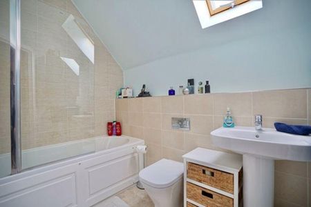 2 bedroom coach house to rent - Photo 5