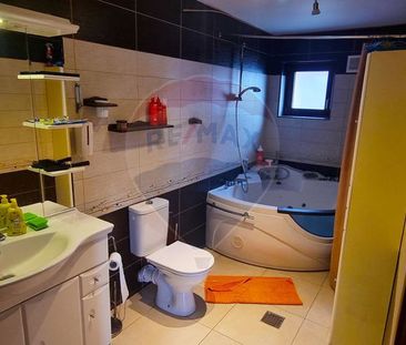 Eleganță și confort într-o casă cu personalitate - Fotografie 4