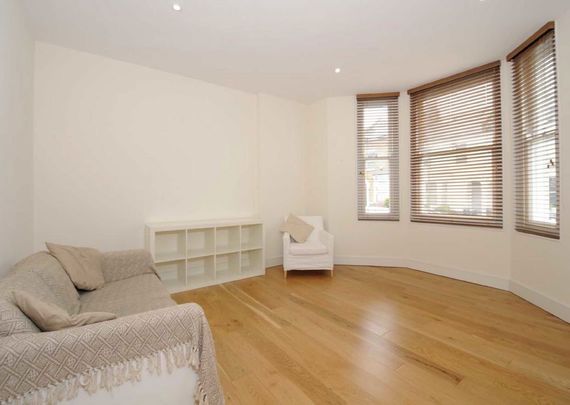 Lebanon Gardens, SW18 1RH, London - Photo 1