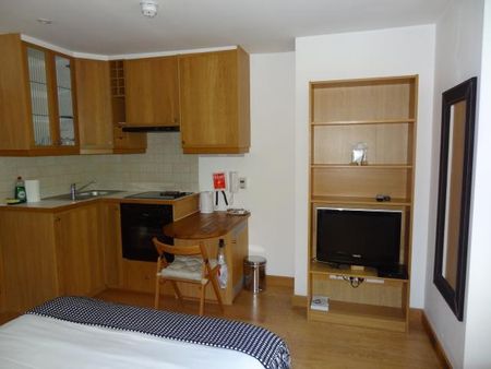 Studio to rent - Photo 3