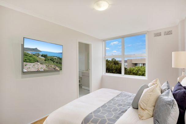 Light & Bright One Bedroom with Harbour Views - Photo 1