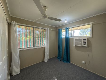 Family Home with Shed! - Photo 4