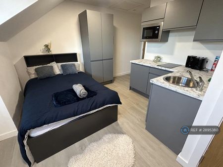 Studio to rent - Photo 3