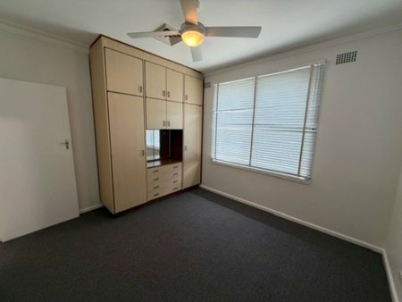 4 Rodgers Street, Kingswood NSW - Photo 3