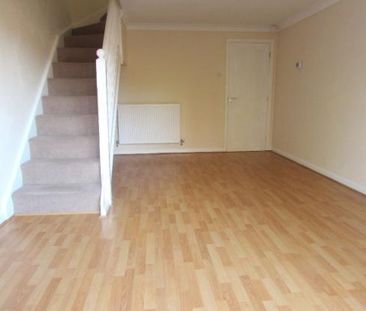 2 bedroom mews to rent - Photo 4