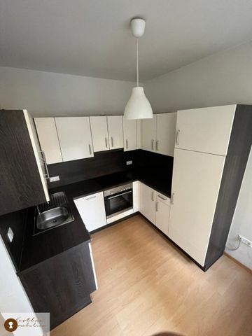 "Stilvolles Wohnen mit Aussicht: Entdecken Sie Ihre Traum-Zweizimmerwohnung mit Balkon in St. Leonhard!" - Foto 5