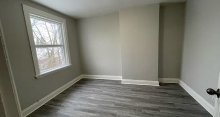 67 Neywash #3 Orillia | $1595 per month | Plus Hydro - Photo 3