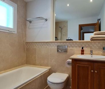 3 bedroom luxury Townhouse for rent in Nueva Andalucia, Andalusia - Photo 6