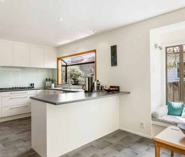 Spacious Family Home in Double Westlake Zoned - Photo 3