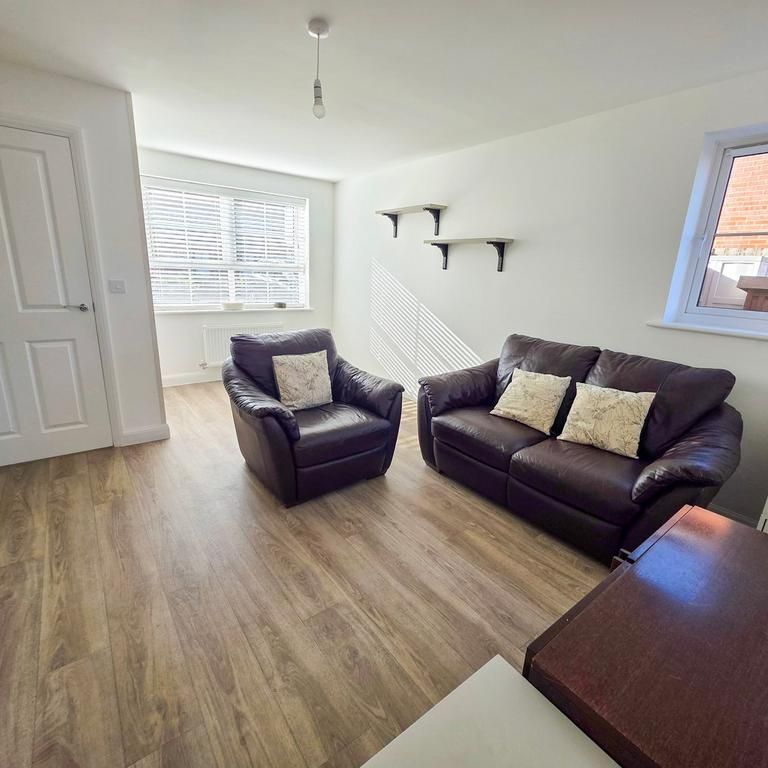 3 bedroom semi-detached house to rent - Photo 1