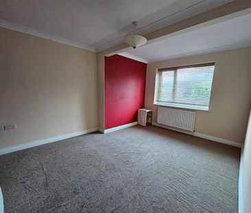 2 bedroom property to rent - Photo 3