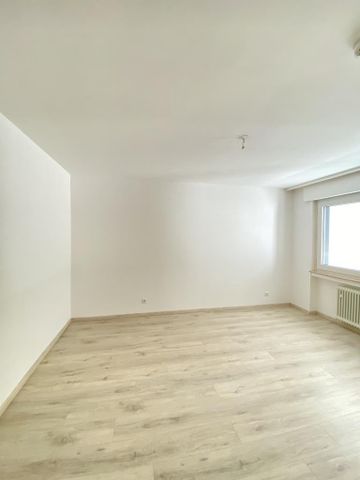 **Senioren ab 50 Jahren mit WBS** 2-Zimmer-Wohnung in Solingen Mitte mit Balkon und Laminatboden - Photo 3