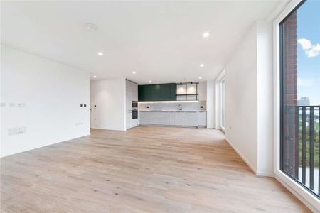 Step into the allure of this stunning two-bedroom, two-bathroom apartment, ideally situated within Barnacle House at Berkeley Homes' exciting new Heron Wharf development. - Photo 3