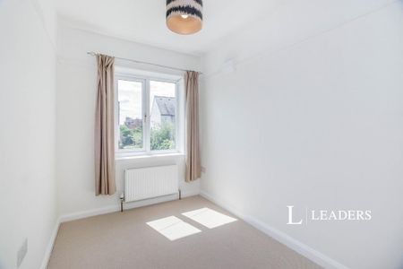 4 bedroom detached house to rent - Photo 5