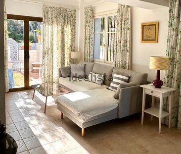 Alquiler de piso en Avenida de los Cortijos s/n - Photo 2