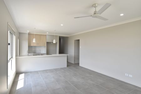 :: BRAND NEW QUALITY BUILT HOME IN HILLCLOSE ESTATE - READY TO CALL YOUR HOME! - Photo 2