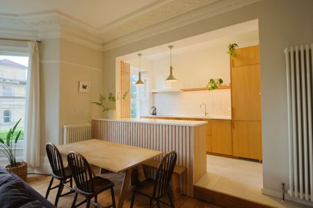 2 Bedroom Home – Professional Let - Photo 5
