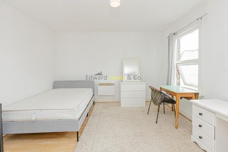 3 bedroom flat to rent - Photo 5