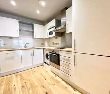 1 Bedroom - Photo 3
